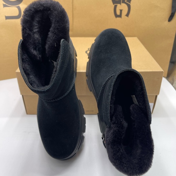 UGG Women's
W/ 1174490
W BROOKLYN BUCKLE PLATFORM HIGH HEELS BOOTS BLACK - Picture 13 of 16